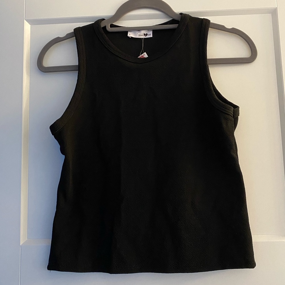 Black crop tank size M